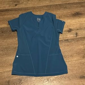 Barco one scrub top small